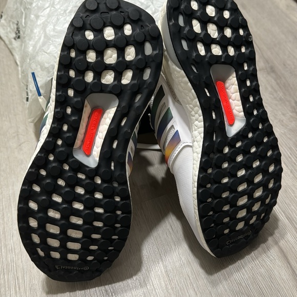 🎉Like New! Worn once Adidas Womens Shoes - Picture 9 of 11